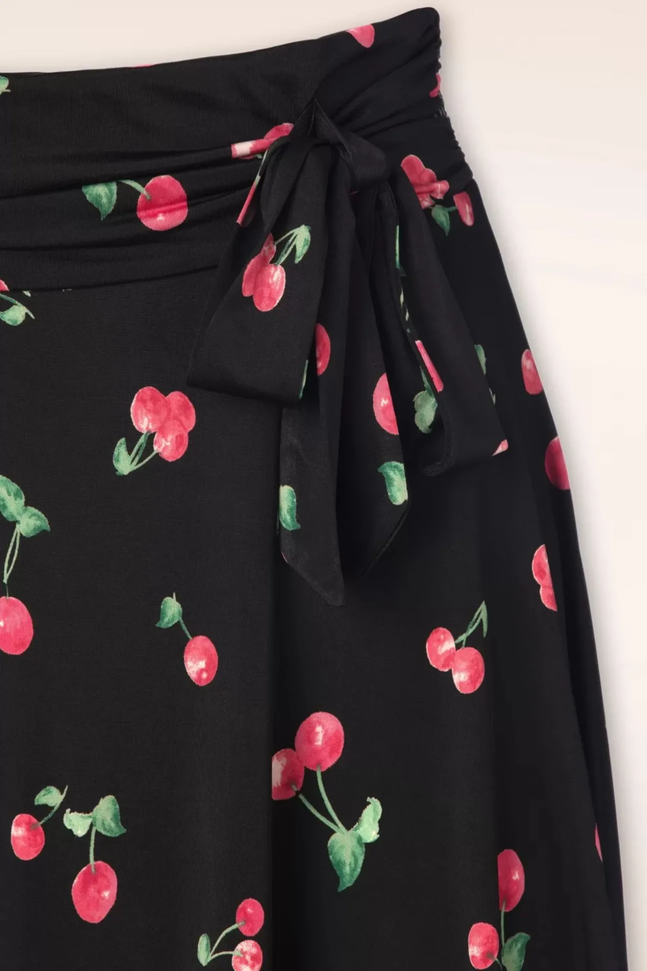 Ally Swing Rok Met Kersenprint In Zwart