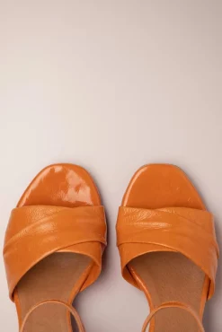Bela Sandaal In Lak Oranje