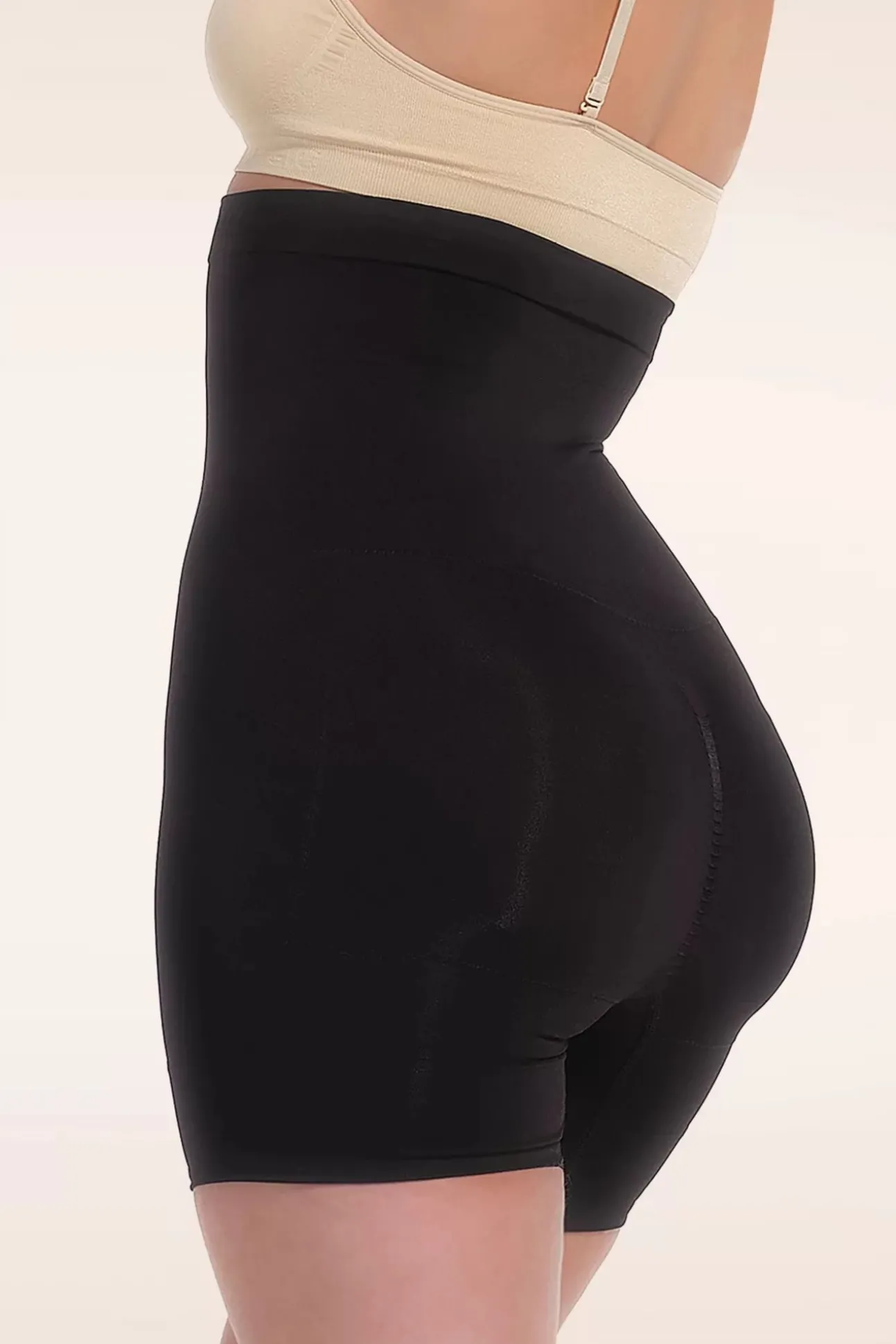 Booty Booster High Short In Zwart