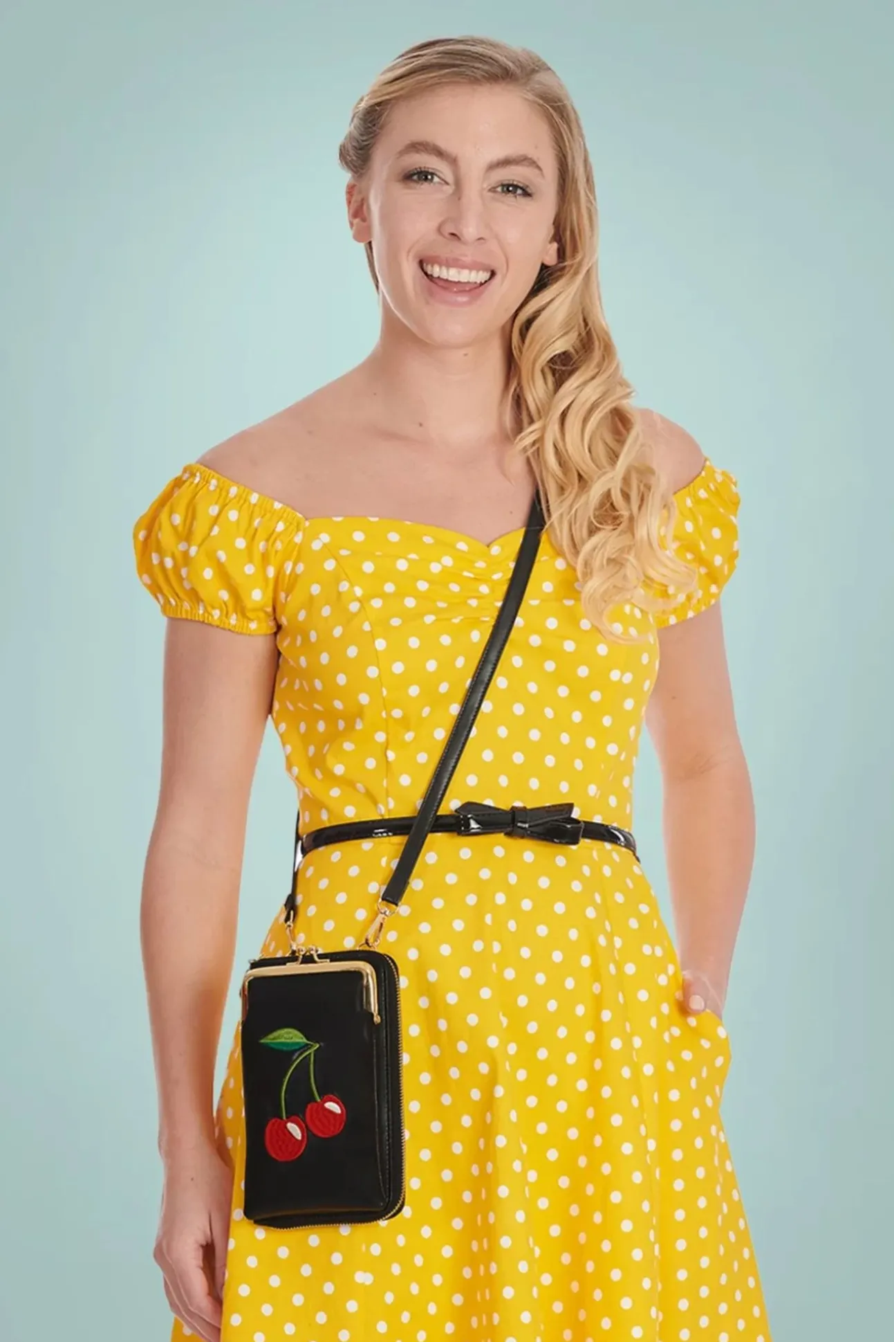 Cherry Pie Crossbody Telefoontasje In Zwart