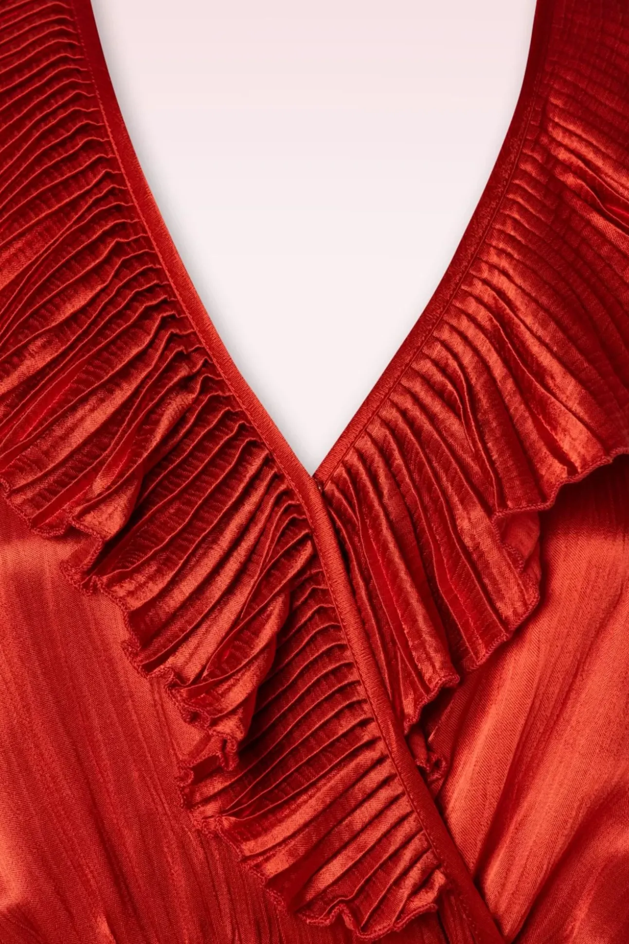 Edith Frills Jurk In Roestrood