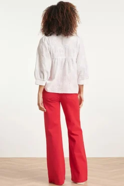 Fae Flared Jeans In Rood