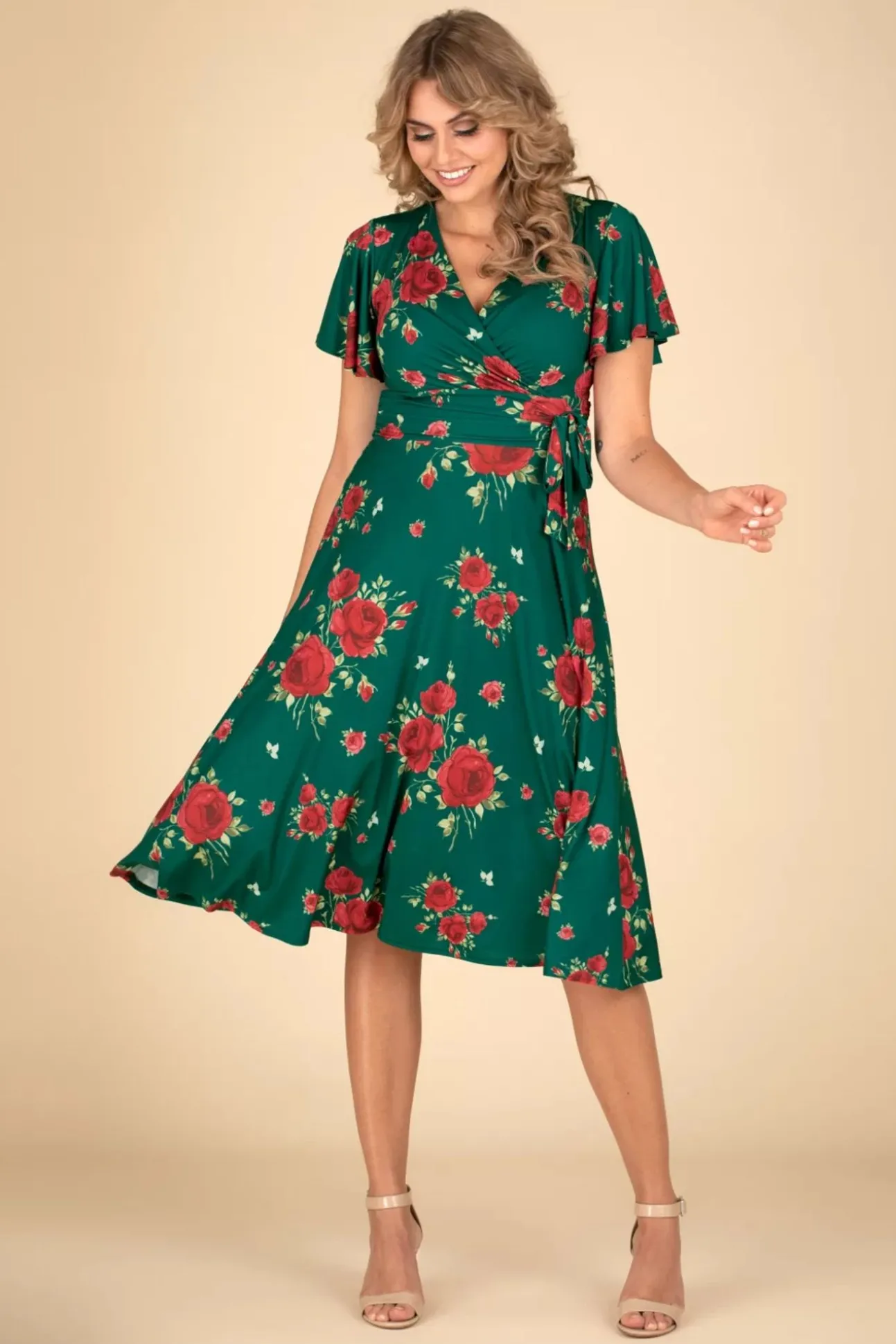 Irene Flower Cross Over Swing Jurk In Silky Green