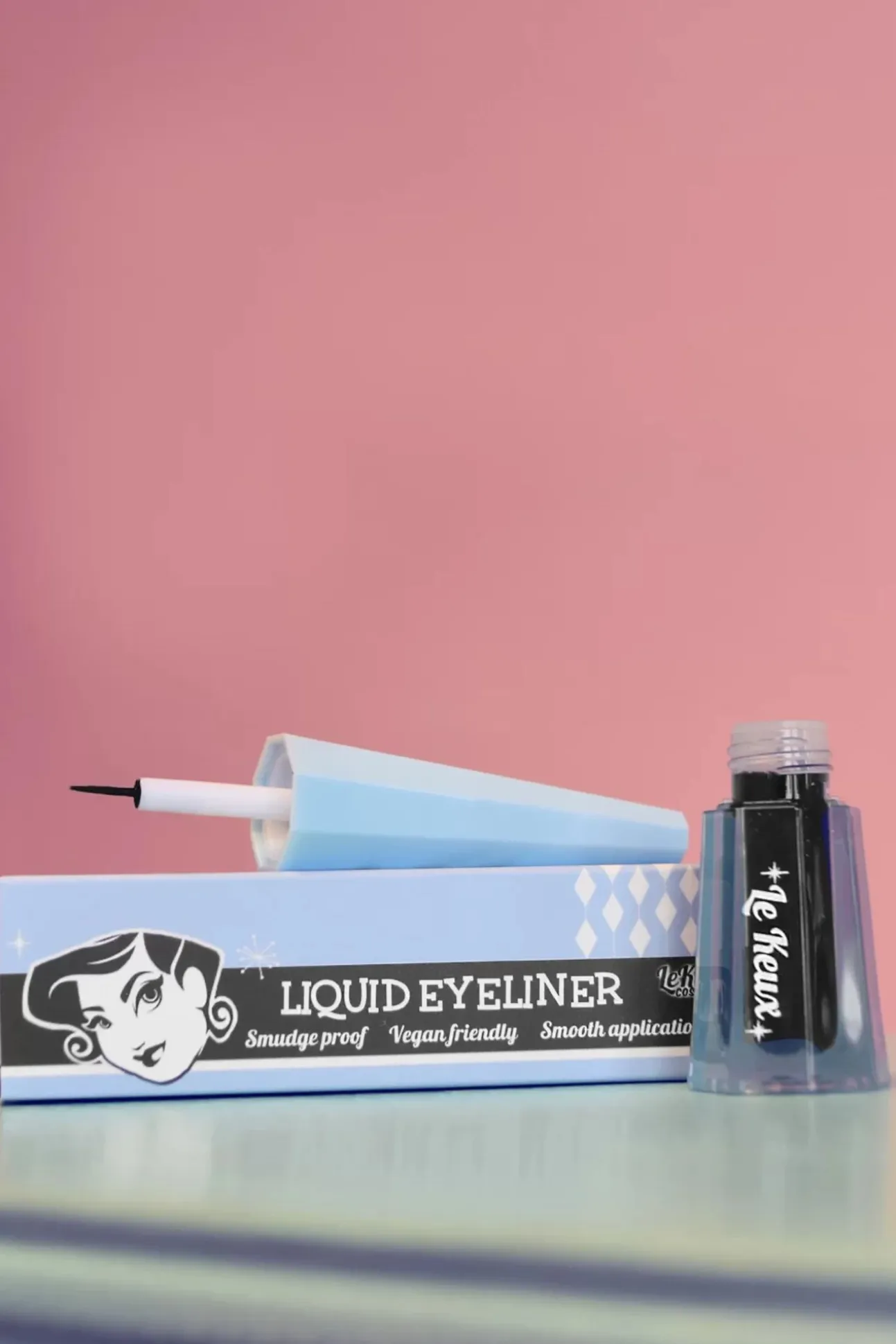Kateye Vloeibare Eyeliner In Zwart