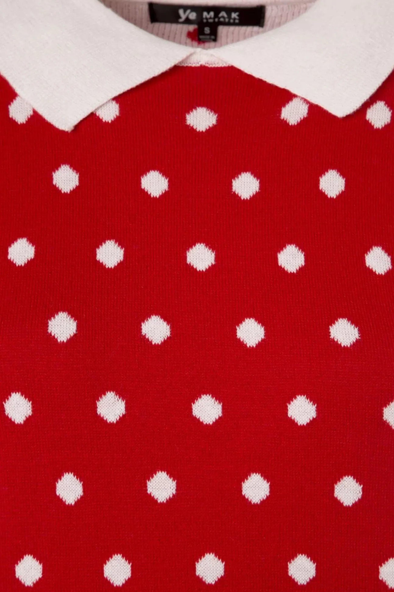 Kristen Polkadot Trui In Rood En Ivoor