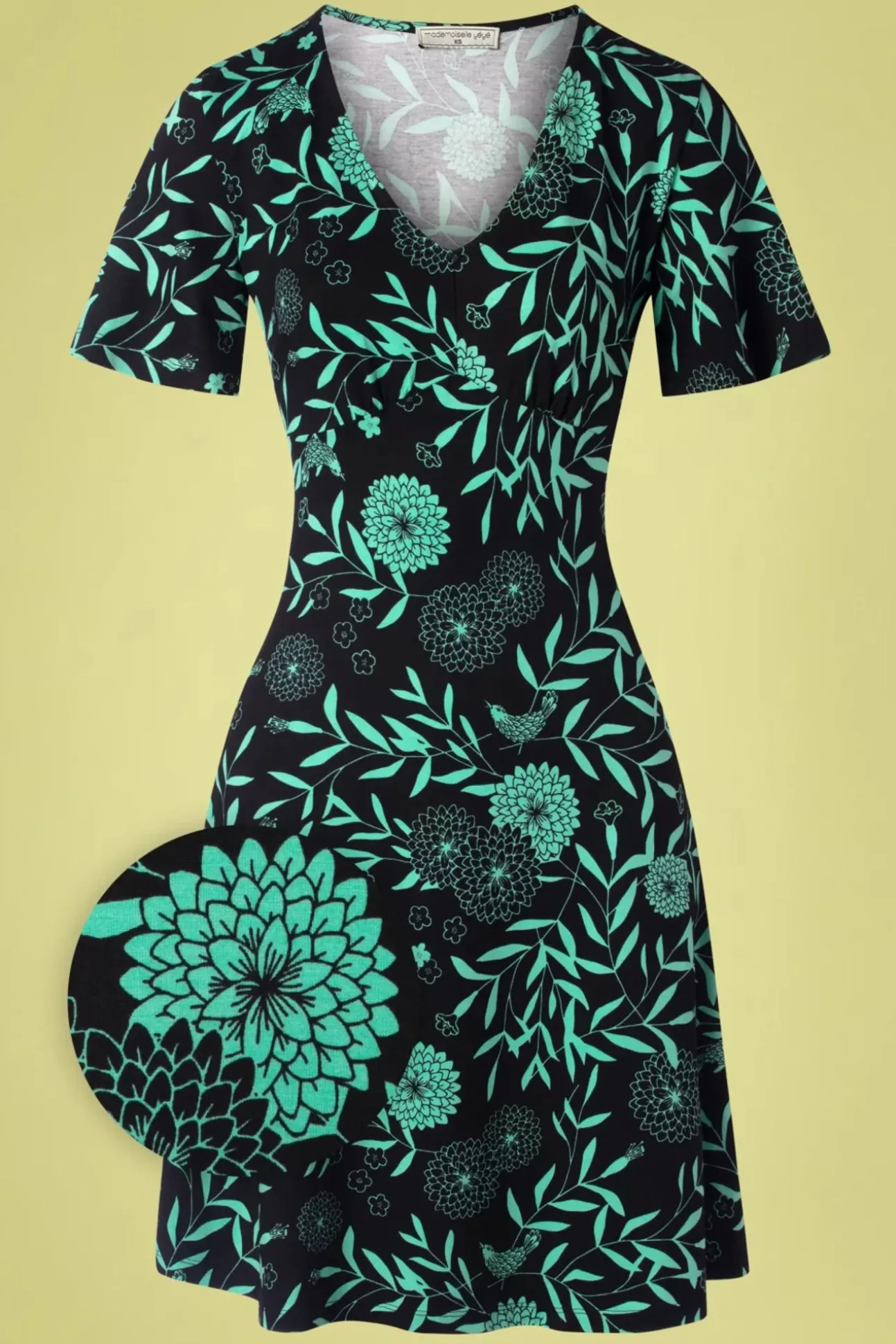 Mint Cocktail Jurk In Japanese Flowers Green