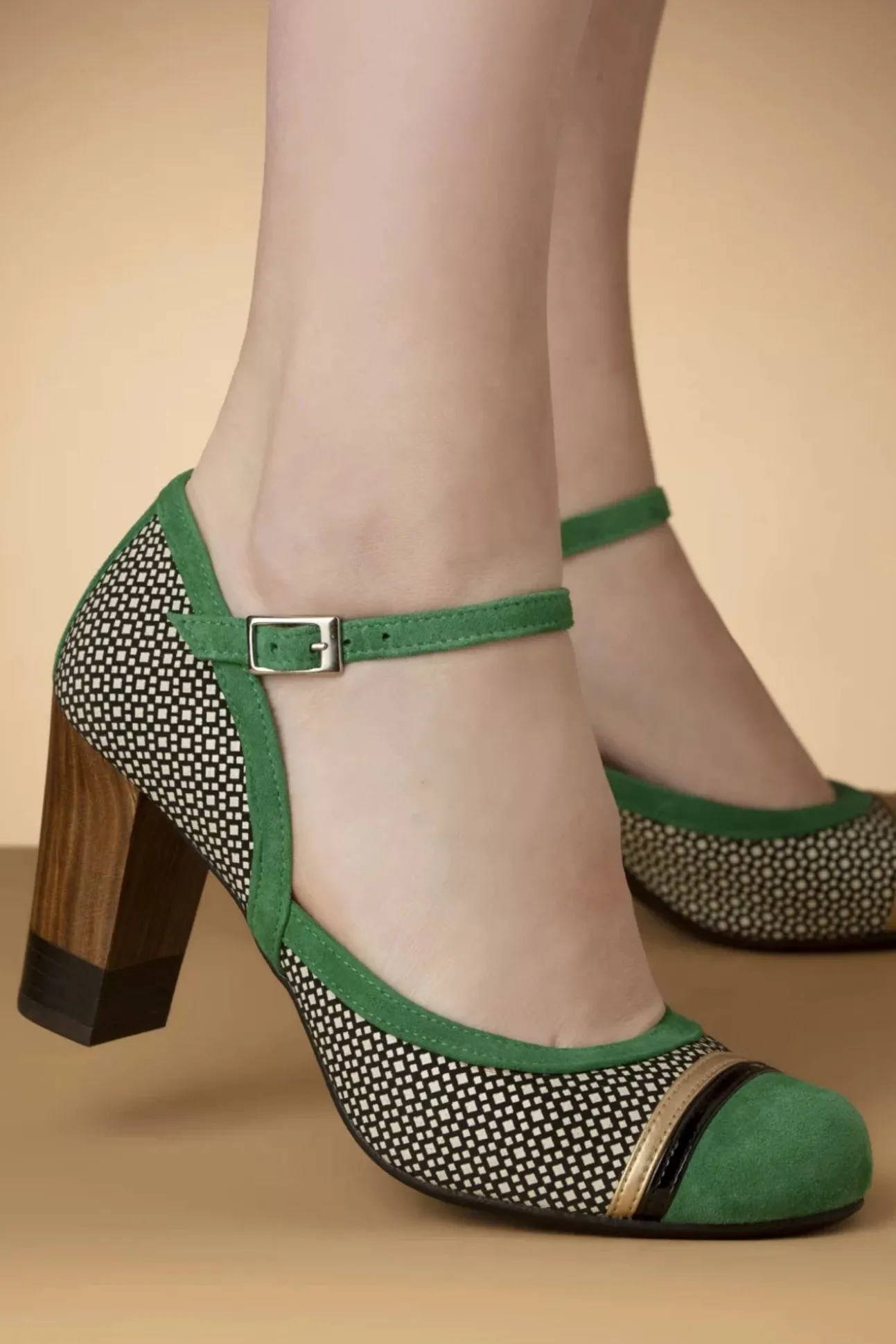 Tessy Suede Mary Jane Pumps In Groen En Zwart